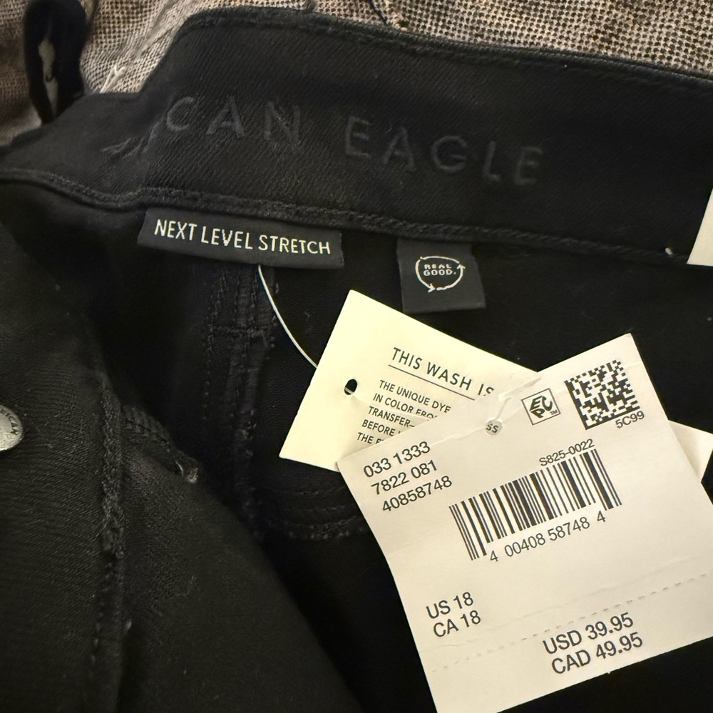 NWT American Eagle Black Women's Jean Shorts - Picture 2 of 4